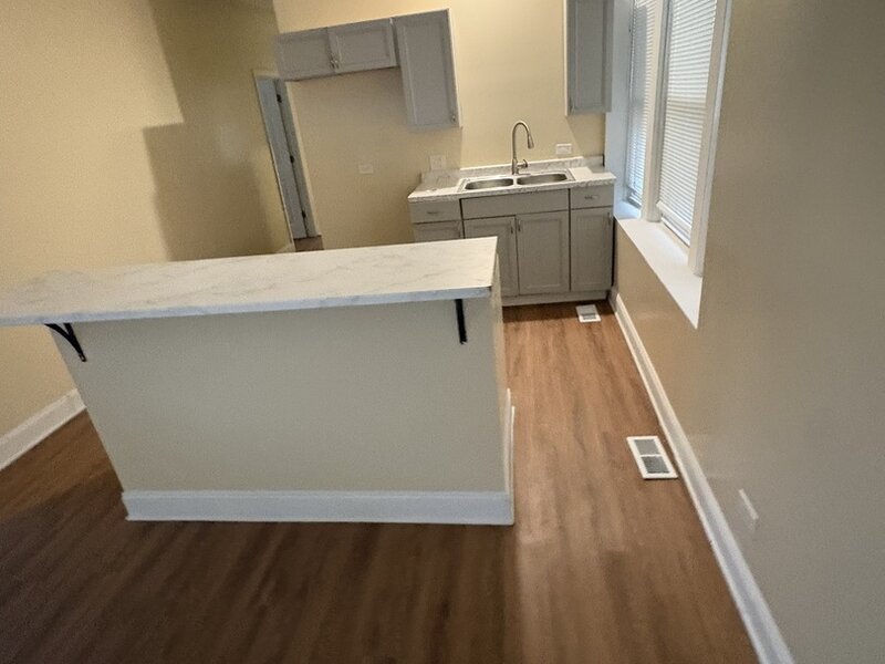 7408 S Yates Boulevard Chicago IL 60649