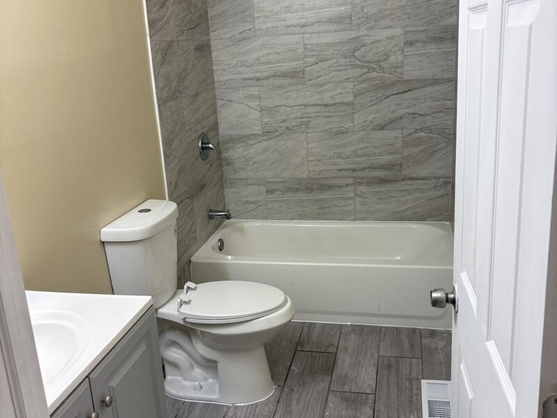 7408 S Yates Boulevard Chicago IL 60649