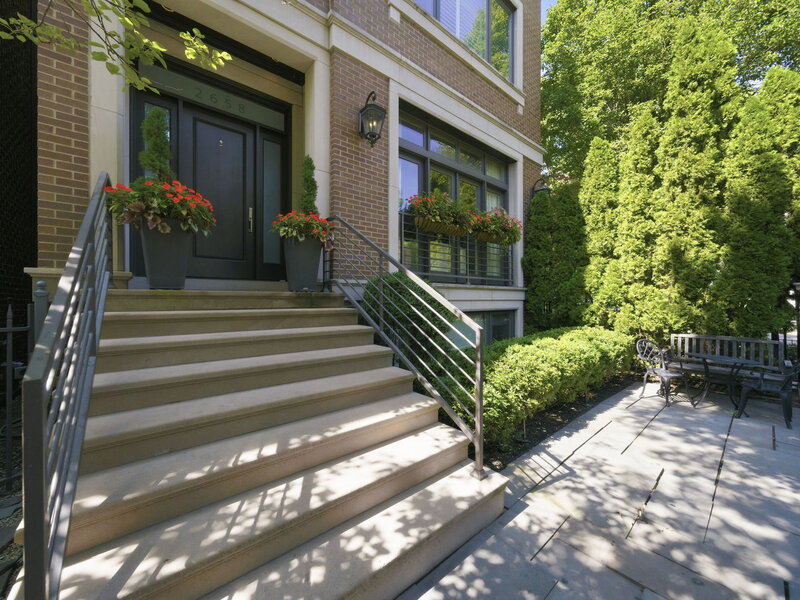 2658 N Mildred Avenue Chicago IL 60614