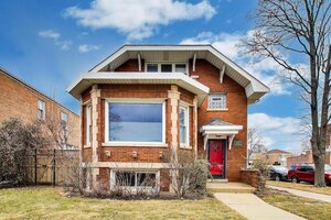 Photo of 6503 N Maplewood Avenue Chicago IL 60645