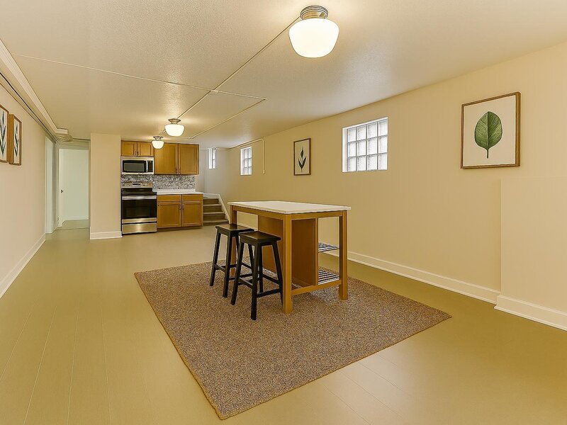 6503 N Maplewood Avenue Chicago IL 60645