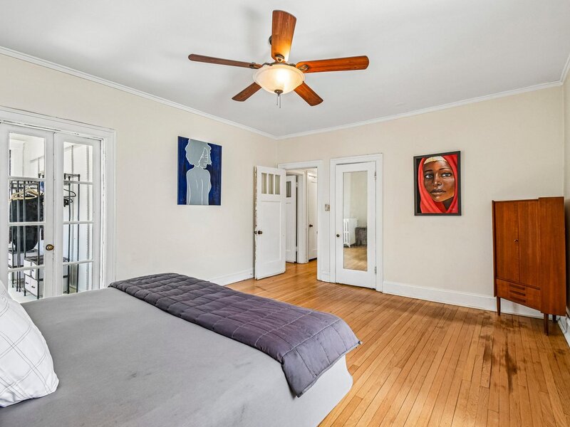 5054 S Woodlawn Avenue Chicago IL 60615