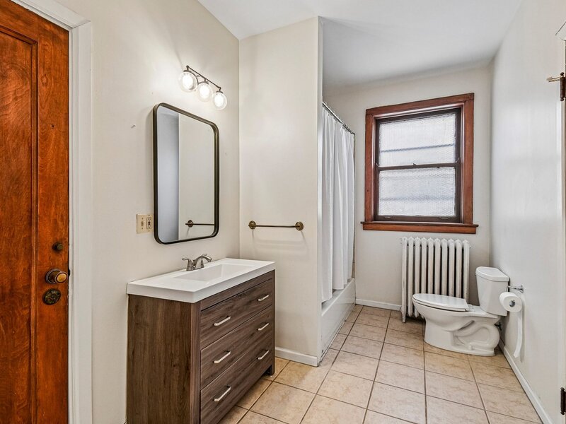 5054 S Woodlawn Avenue Chicago IL 60615