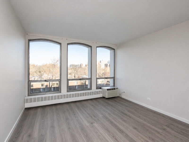 1401 E 55th Street Chicago IL 60615