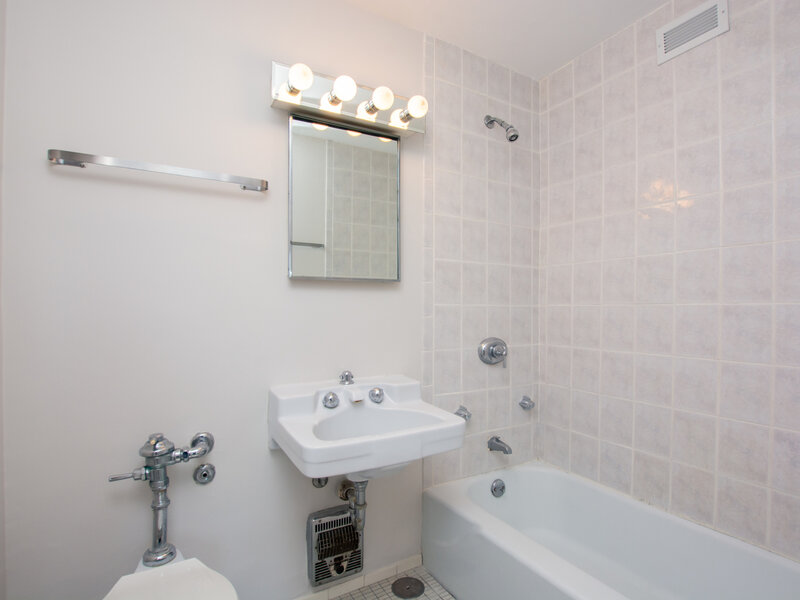 1401 E 55th Street Chicago IL 60615