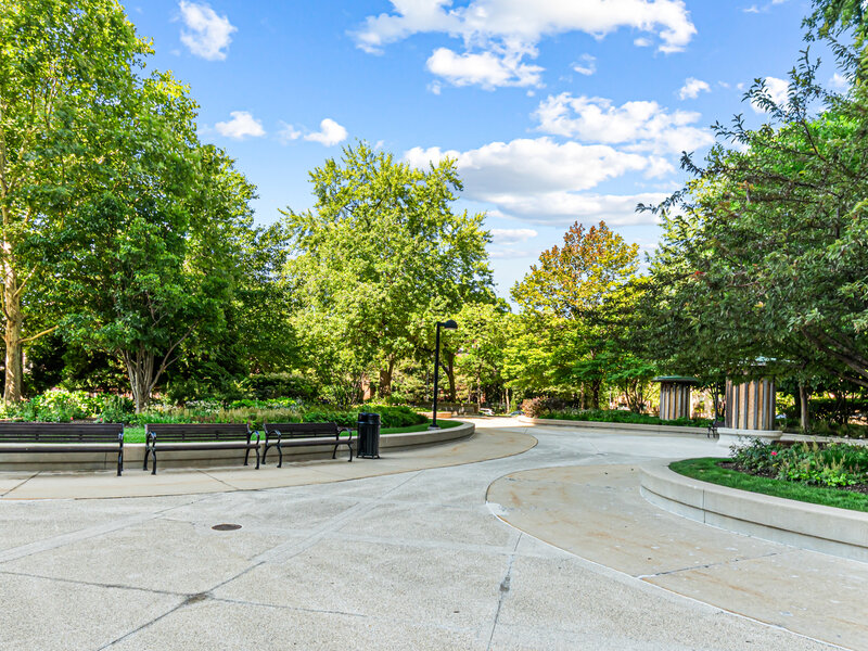 1360 N Sandburg Terrace Chicago IL 60610