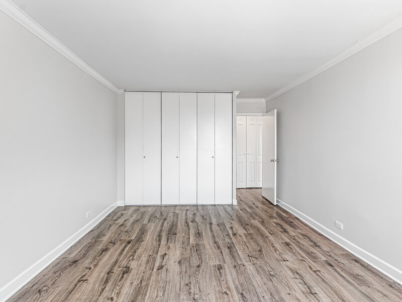1360 N Sandburg Terrace Chicago IL 60610