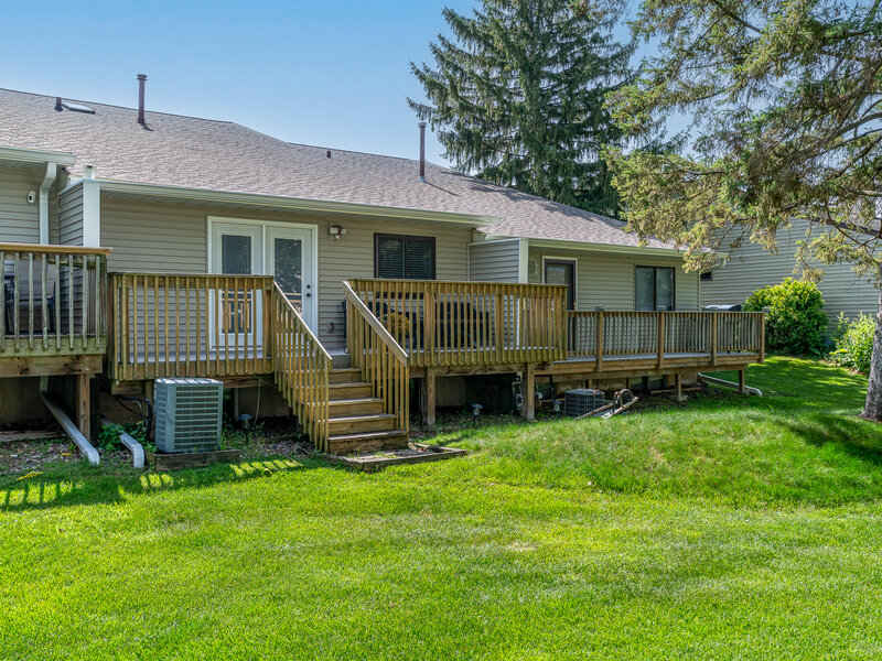 4070 Prairie Lane Bettendorf IA 52722