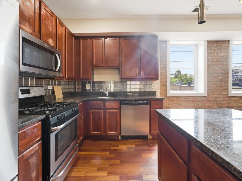 6410 N Hoyne Avenue Chicago IL 60645