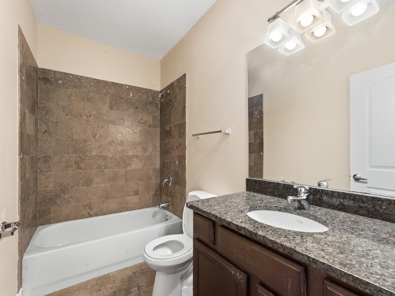 6410 N Hoyne Avenue Chicago IL 60645