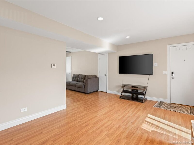 8510 W Catherine Avenue Chicago IL 60656
