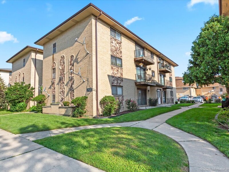 8510 W Catherine Avenue Chicago IL 60656