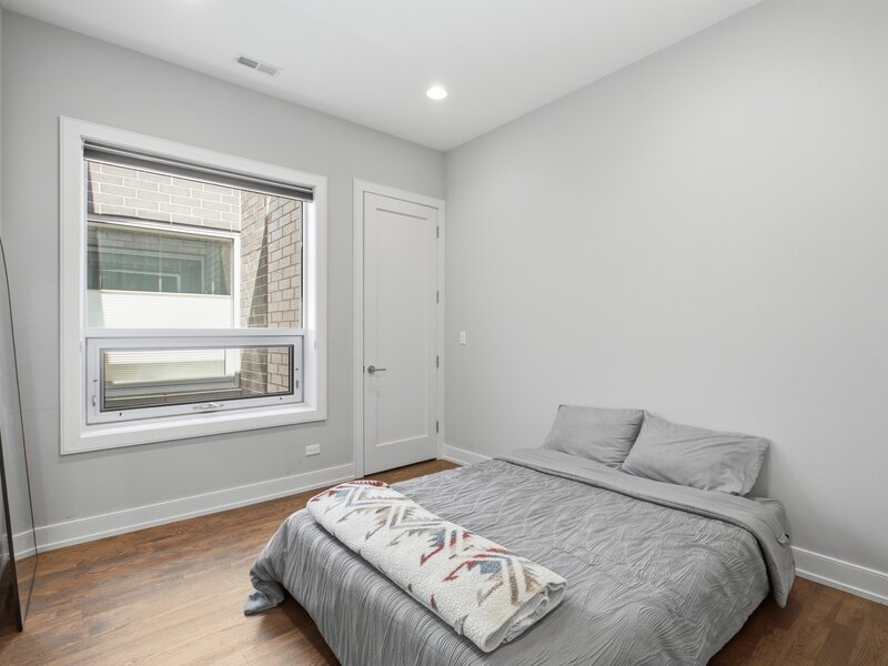 1866 N Damen Avenue Chicago IL 60647