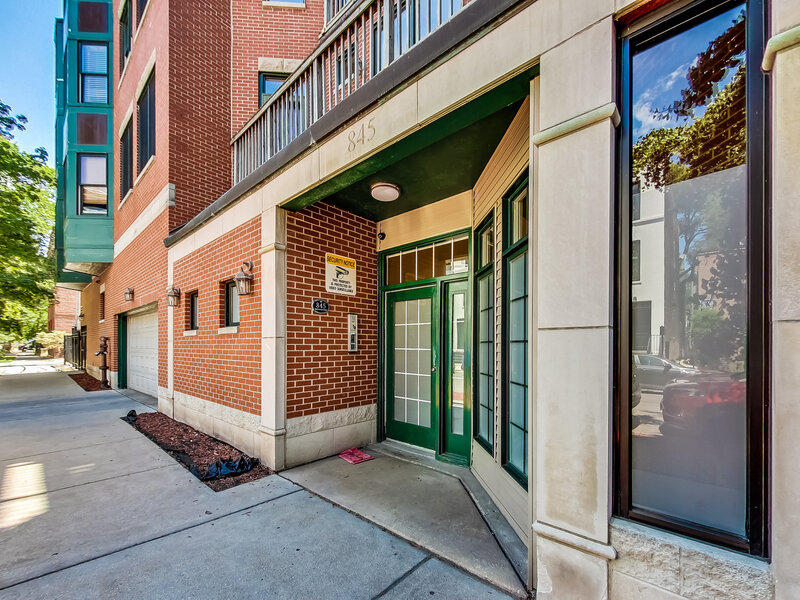 845 W Altgeld Street Chicago IL 60614