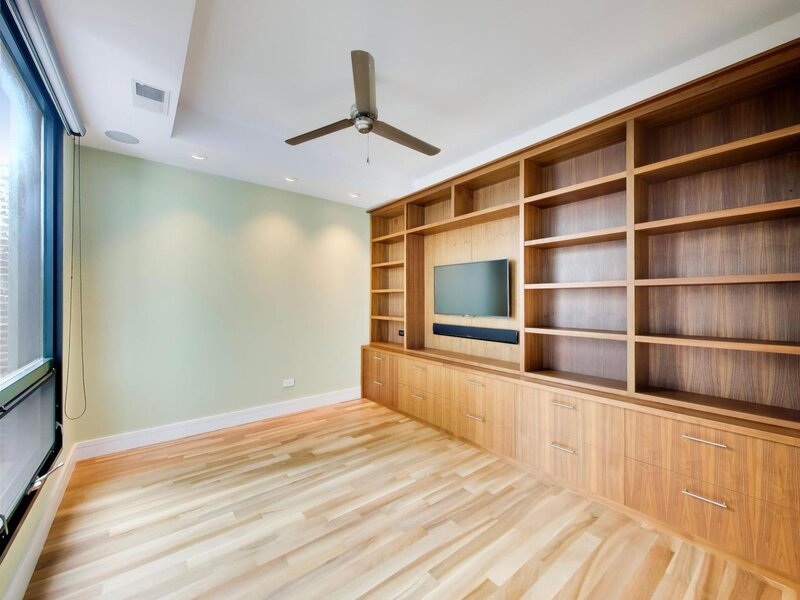 550 W Wellington Avenue Chicago IL 60657