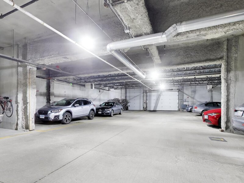 550 W Wellington Avenue Chicago IL 60657