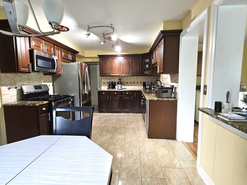 978 E Capri Drive Palatine IL 60074