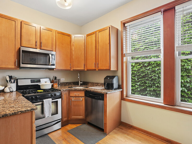 938 N Damen Avenue Chicago IL 60622