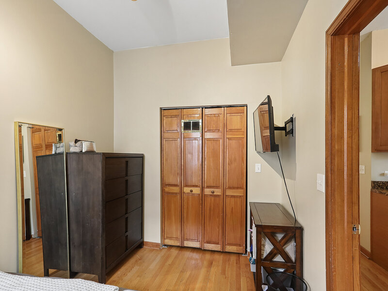 938 N Damen Avenue Chicago IL 60622