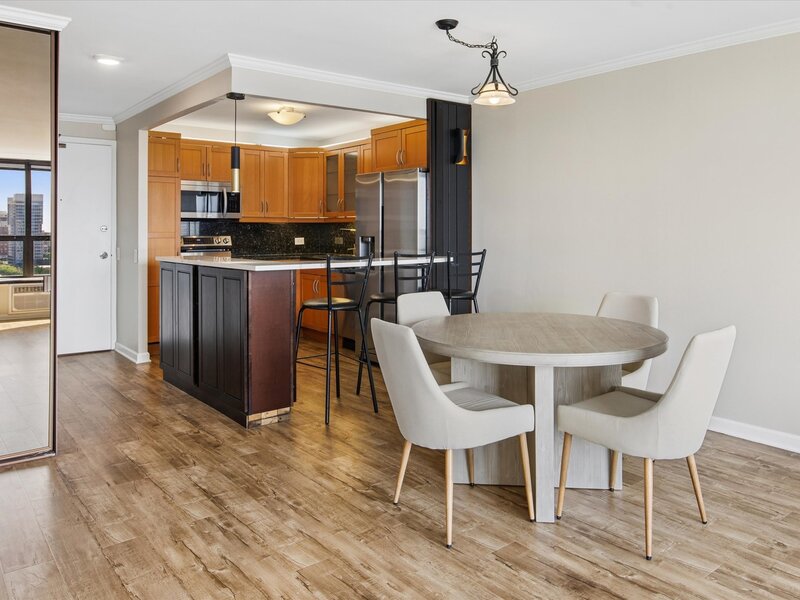 901 S Plymouth Court Chicago IL 60605