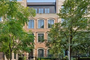 Photo of 441 W Deming Place Chicago IL 60614