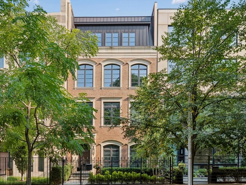 441 W Deming Place Chicago IL 60614