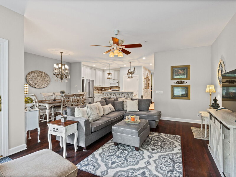 1907 Lynn Circle Libertyville IL 60048