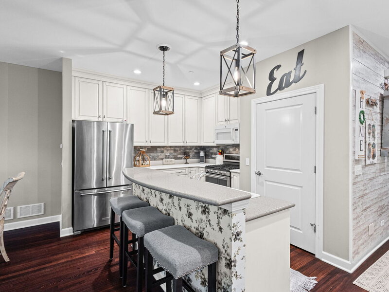 1907 Lynn Circle Libertyville IL 60048