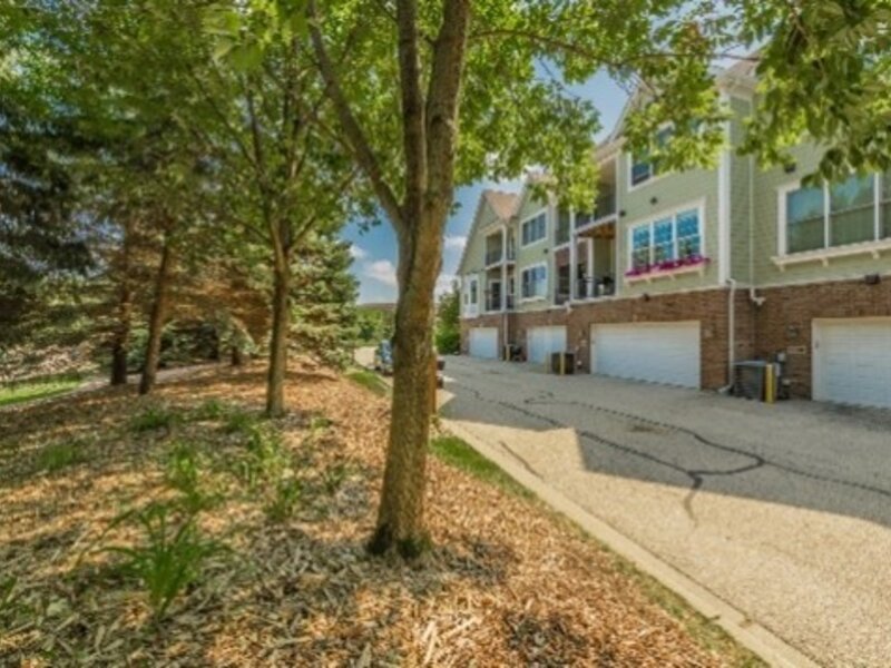 1907 Lynn Circle Libertyville IL 60048