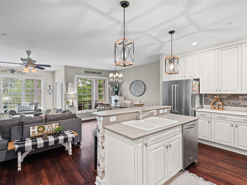 1907 Lynn Circle Libertyville IL 60048
