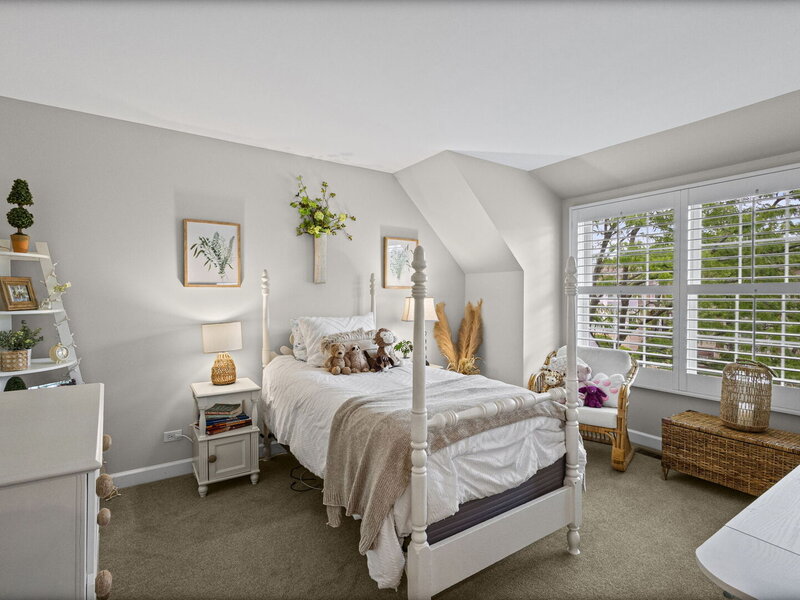 1907 Lynn Circle Libertyville IL 60048
