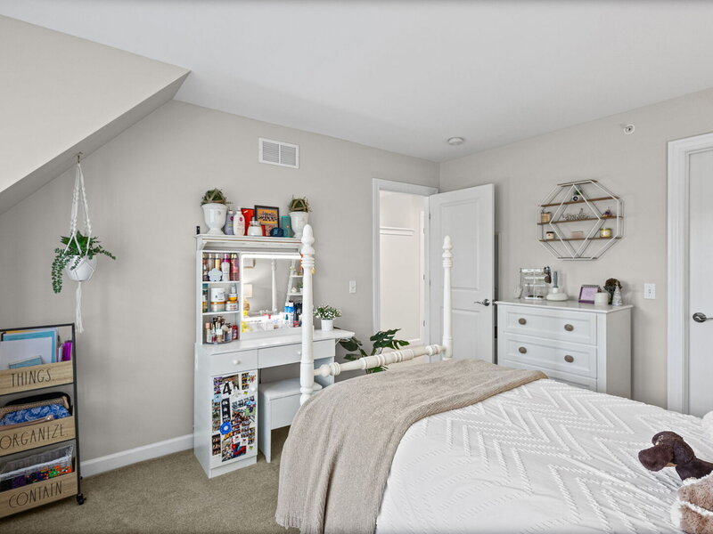 1907 Lynn Circle Libertyville IL 60048