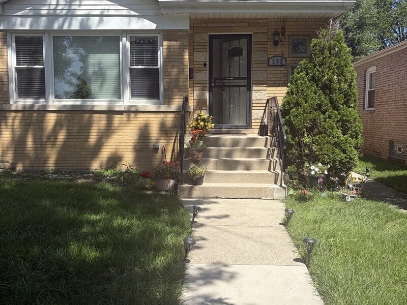263 W 146th Street Riverdale IL 60827