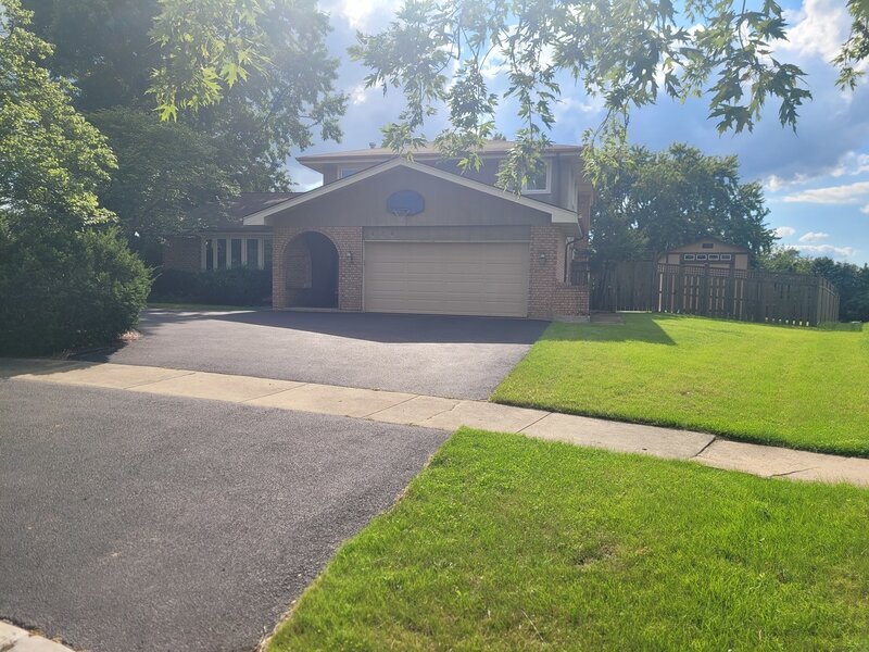 9 Allison Court Willowbrook IL 60527