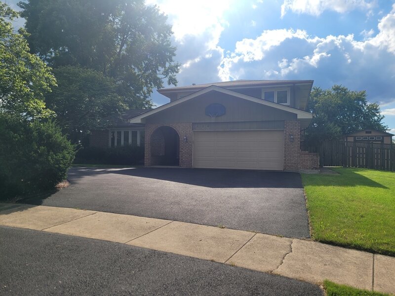 9 Allison Court Willowbrook IL 60527