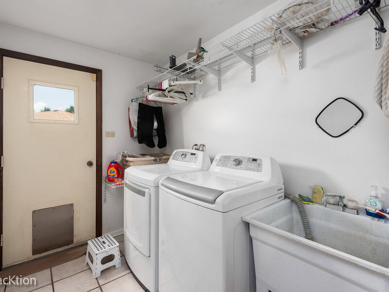 9 Allison Court Willowbrook IL 60527
