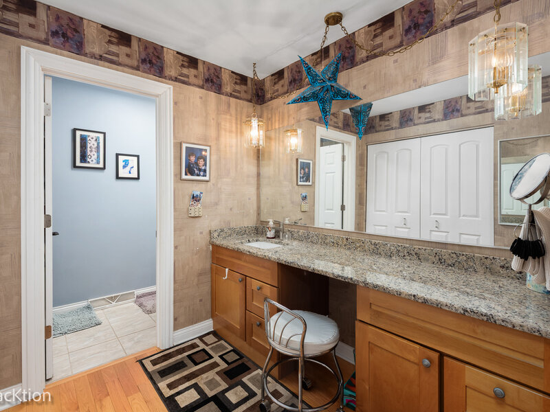 9 Allison Court Willowbrook IL 60527