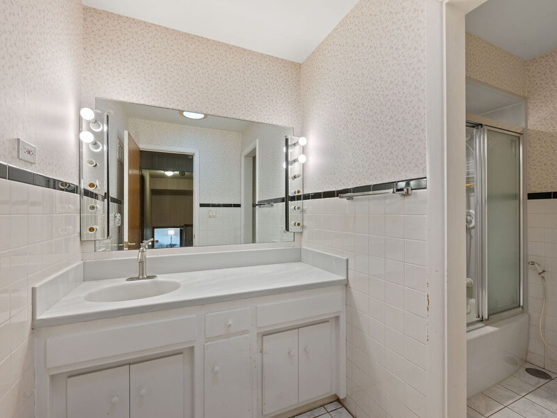 2250 White Oak Drive Northbrook IL 60062