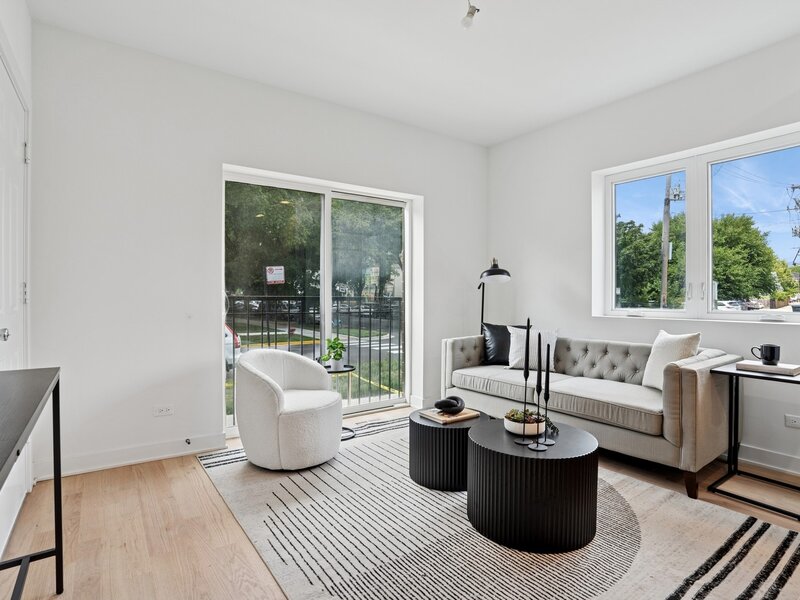 6755 N Hermitage Avenue Chicago IL 60626