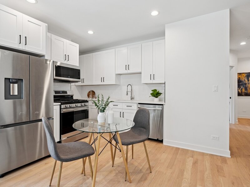 6755 N Hermitage Avenue Chicago IL 60626