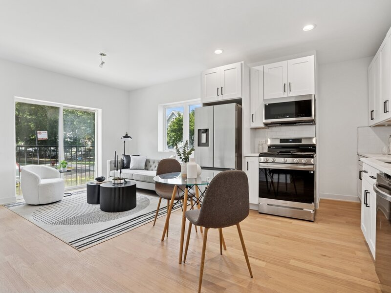 6755 N Hermitage Avenue Chicago IL 60626