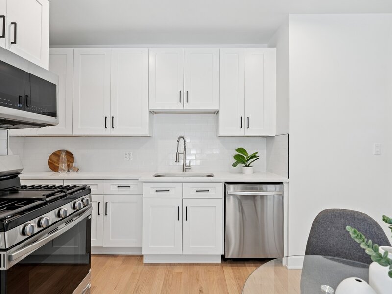 6755 N Hermitage Avenue Chicago IL 60626