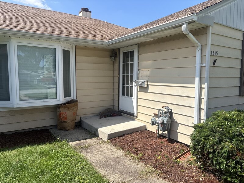 4515 W 88th Street Hometown IL 60456