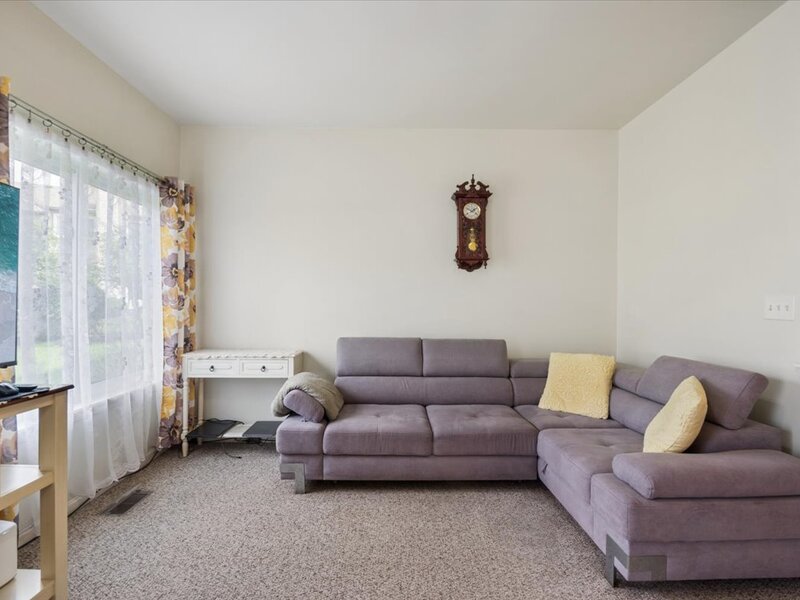 1041 Parkhill Circle Aurora IL 60502
