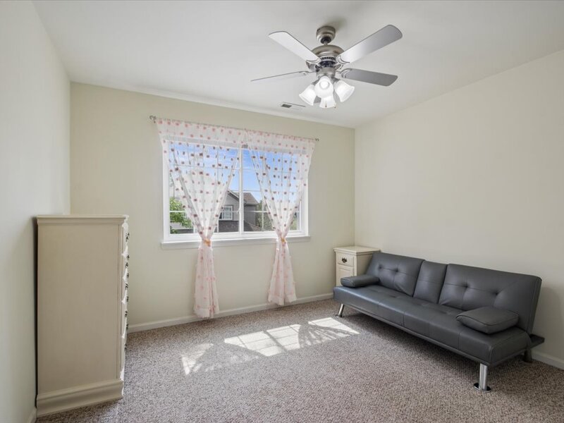 1041 Parkhill Circle Aurora IL 60502