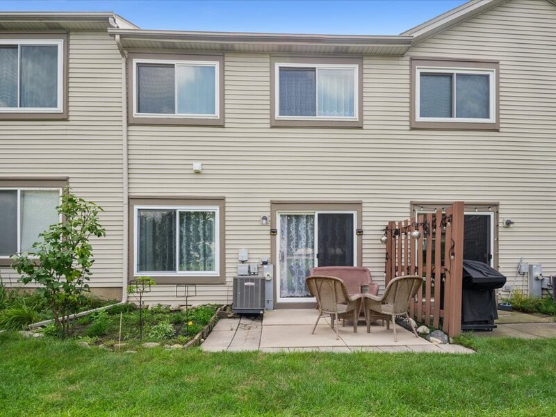 1041 Parkhill Circle Aurora IL 60502