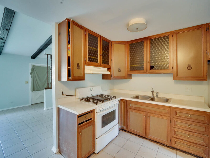 1409 Tinnerella Avenue Streamwood IL 60107