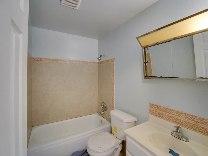 1409 Tinnerella Avenue Streamwood IL 60107