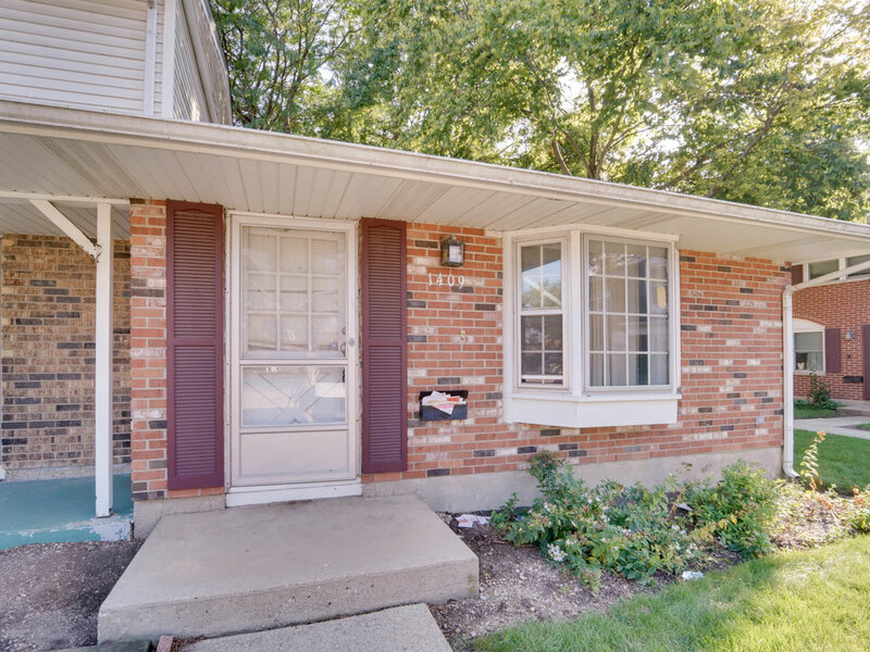 1409 Tinnerella Avenue Streamwood IL 60107