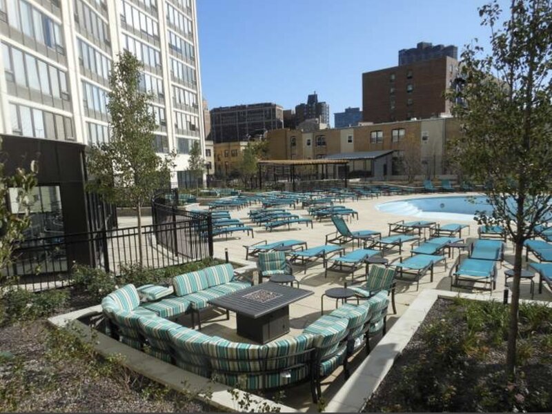 3930 N Pine Grove Avenue Chicago IL 60613